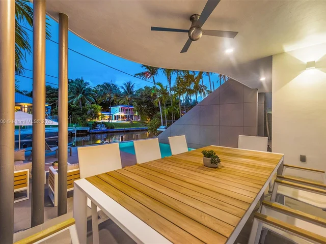 1785 Fairhaven Pl, Miami FL 33133