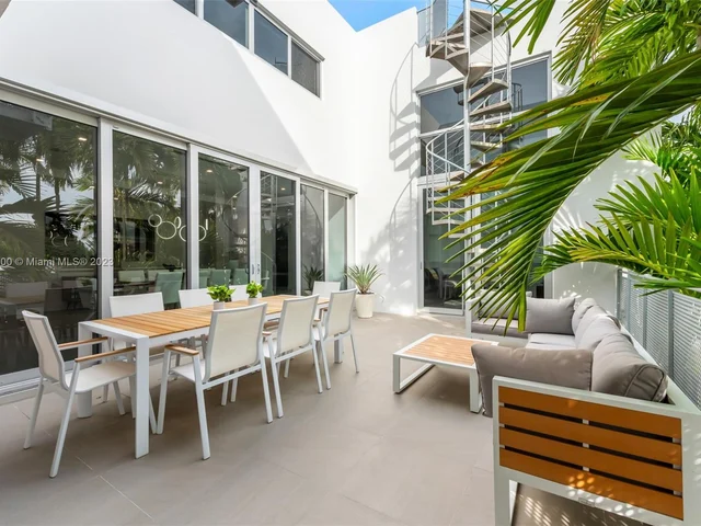 1785 Fairhaven Pl, Miami FL 33133