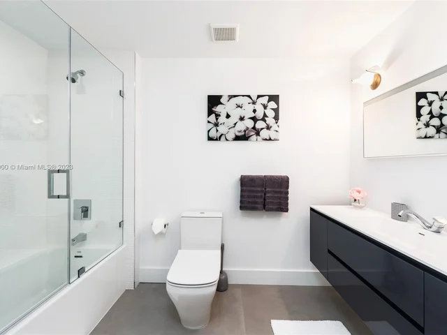 1785 Fairhaven Pl, Miami FL 33133