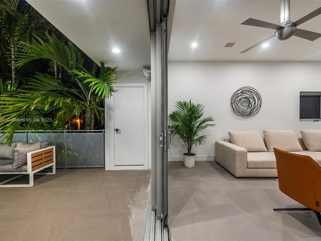 1785 Fairhaven Pl, Miami FL 33133