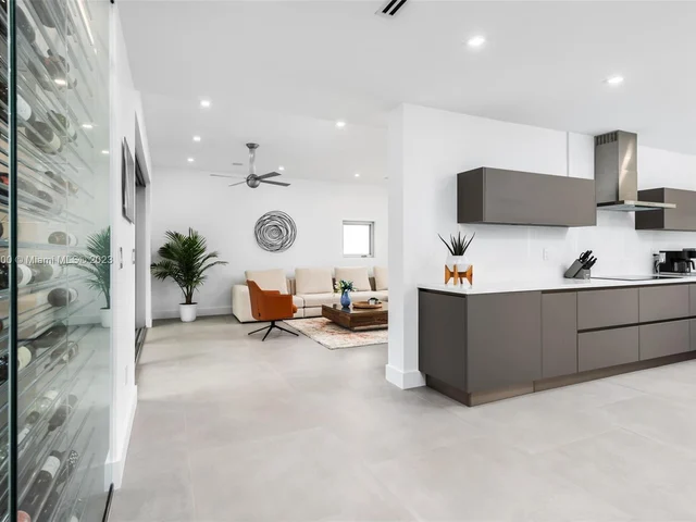 1785 Fairhaven Pl, Miami FL 33133