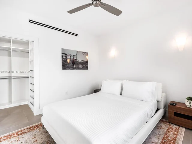 1785 Fairhaven Pl, Miami FL 33133