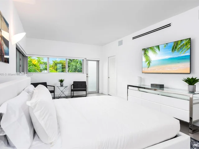 1785 Fairhaven Pl, Miami FL 33133