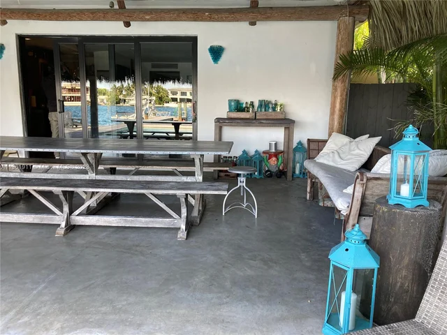 841 86th St, Miami Beach FL 33141