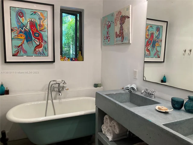 841 86th St, Miami Beach FL 33141