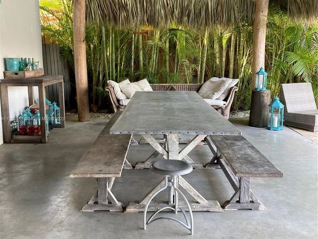 841 86th St, Miami Beach FL 33141