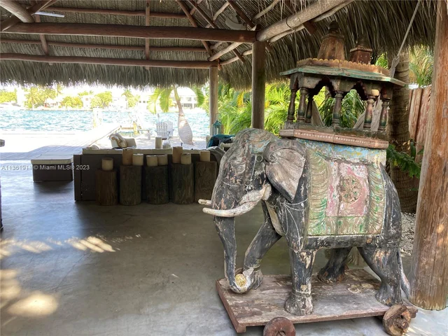 841 86th St, Miami Beach FL 33141