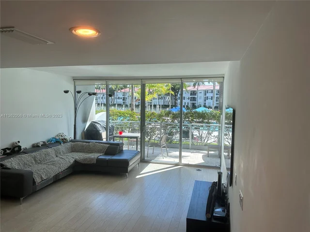 2950 NE 188th St # 139, Aventura FL 33180