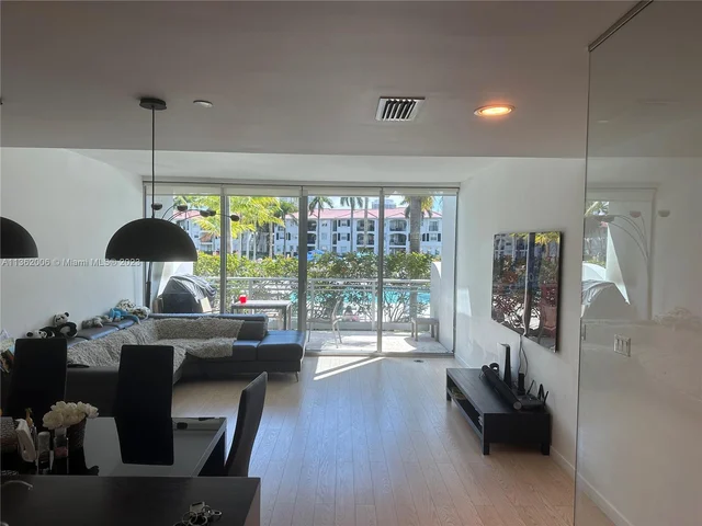 2950 NE 188th St # 139, Aventura FL 33180