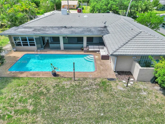 1833 NW 104th Ave, Coral Springs FL 33071