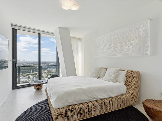 1000 Biscayne Blvd # 4401, Miami FL 33132