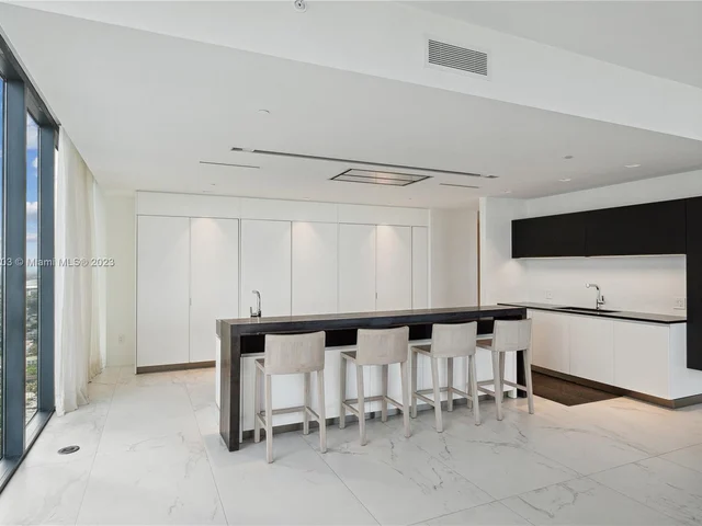 1000 Biscayne Blvd # 4401, Miami FL 33132