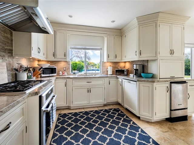 640 Solano Prado, Coral Gables FL 33156