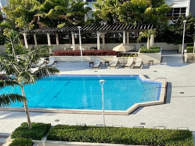 5600 Collins Ave # 11R, Miami Beach FL 33140