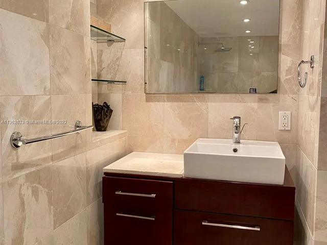 5600 Collins Ave # 11R, Miami Beach FL 33140