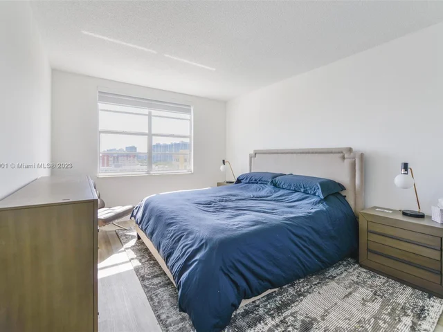 1985 S Ocean Dr # 15E, Hallandale Beach FL 33009