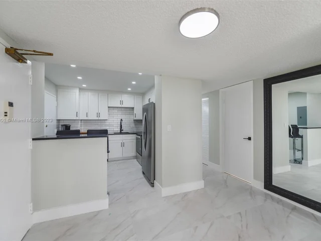 1985 S Ocean Dr # 15E, Hallandale Beach FL 33009