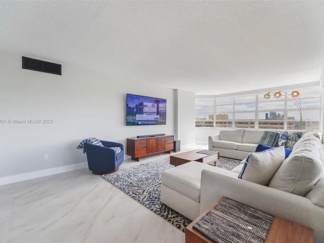 1985 S Ocean Dr # 15E, Hallandale Beach FL 33009