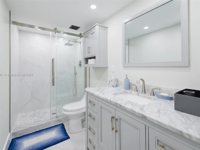 1985 S Ocean Dr # 15E, Hallandale Beach FL 33009