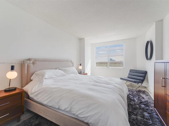 1985 S Ocean Dr # 15E, Hallandale Beach FL 33009