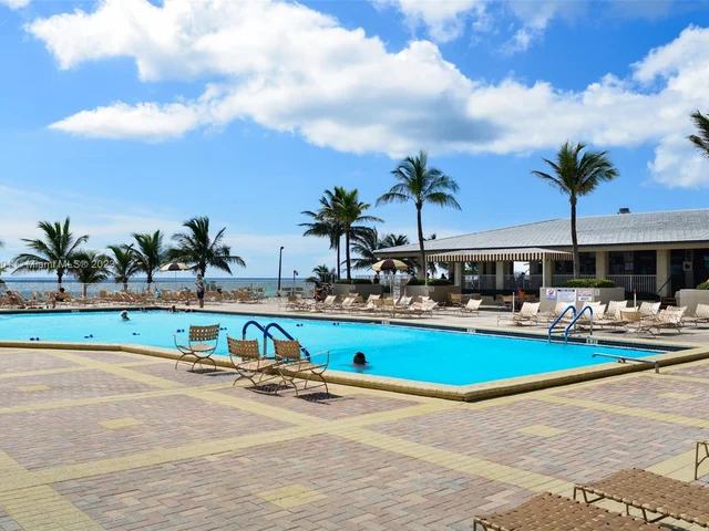 1985 S Ocean Dr # 15E, Hallandale Beach FL 33009