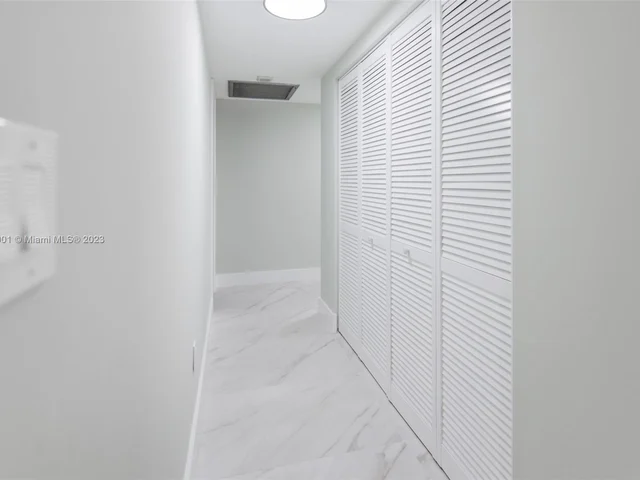 1985 S Ocean Dr # 15E, Hallandale Beach FL 33009