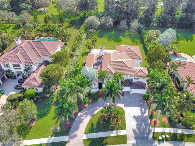 12824 Stonebrook Dr, Davie FL 33330