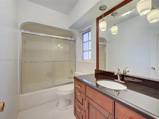 3218 NE 38th St, Fort Lauderdale FL 33308