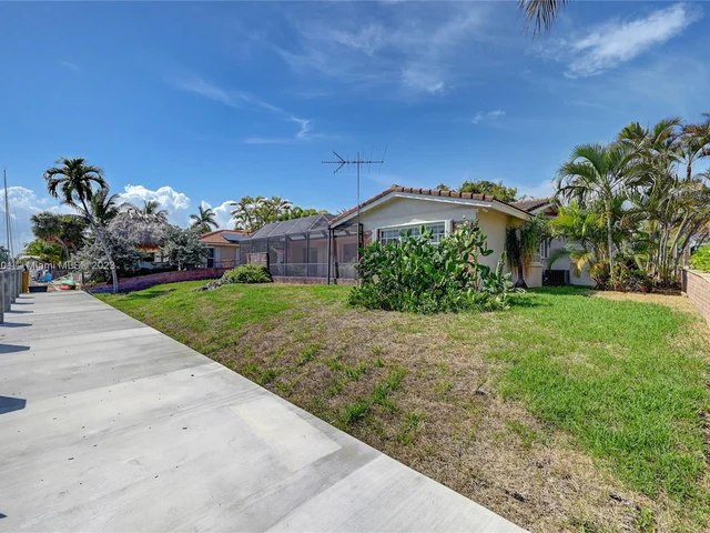 3218 NE 38th St, Fort Lauderdale FL 33308