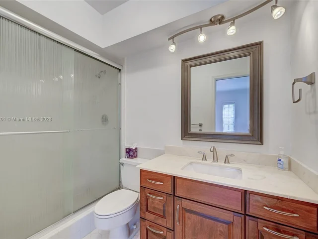 3218 NE 38th St, Fort Lauderdale FL 33308