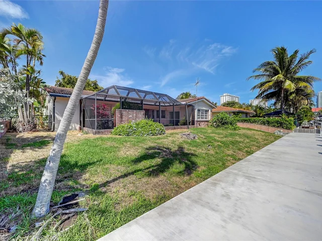 3218 NE 38th St, Fort Lauderdale FL 33308