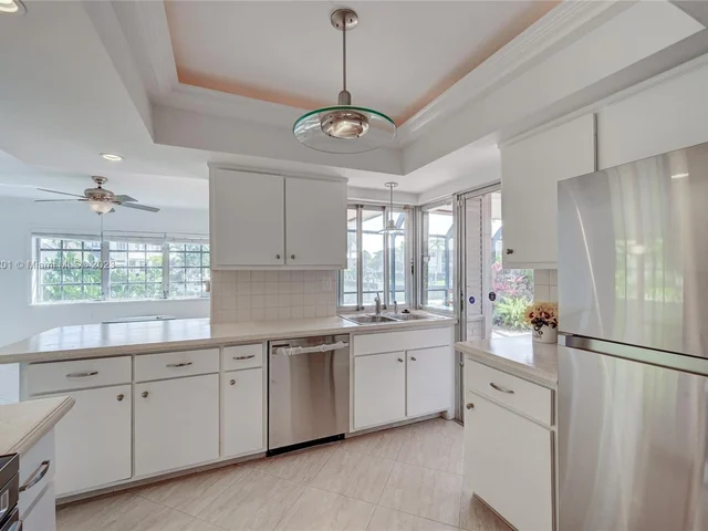 3218 NE 38th St, Fort Lauderdale FL 33308