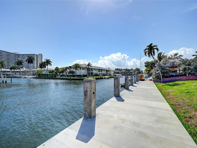 3218 NE 38th St, Fort Lauderdale FL 33308