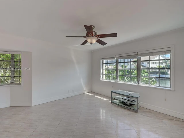 3218 NE 38th St, Fort Lauderdale FL 33308