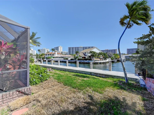 3218 NE 38th St, Fort Lauderdale FL 33308