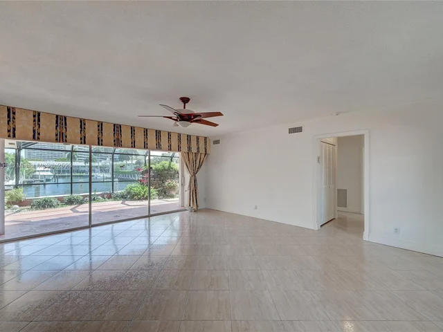 3218 NE 38th St, Fort Lauderdale FL 33308