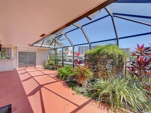 3218 NE 38th St, Fort Lauderdale FL 33308