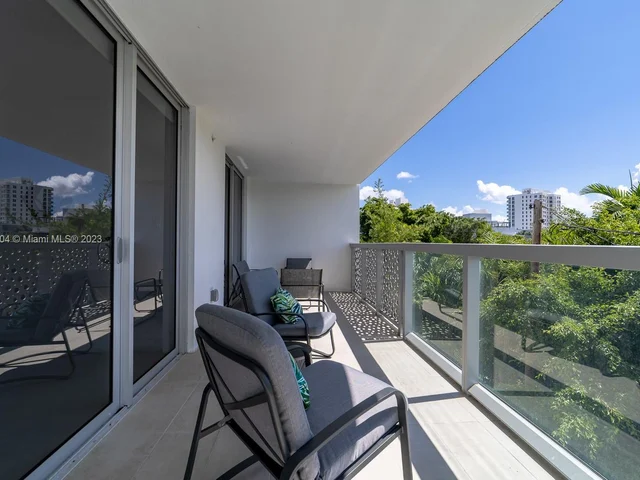 1100 100th St # 403, Bay Harbor Islands FL 33154