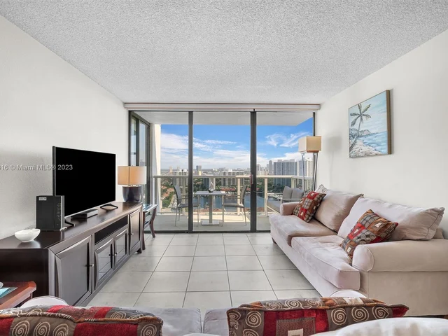 3625 N Country Club Dr, Aventura FL 33180