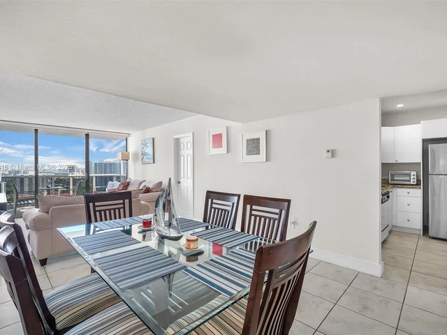 3625 N Country Club Dr, Aventura FL 33180