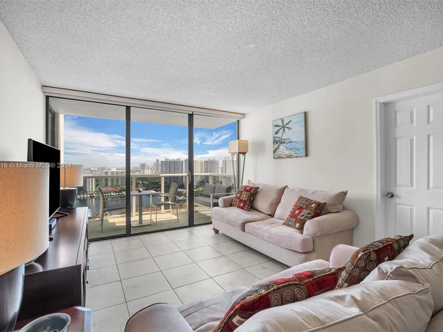 3625 N Country Club Dr, Aventura FL 33180