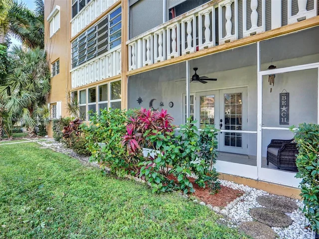 219 NE 14th Ave # 107, Hallandale Beach FL 33009