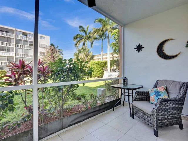 219 NE 14th Ave # 107, Hallandale Beach FL 33009