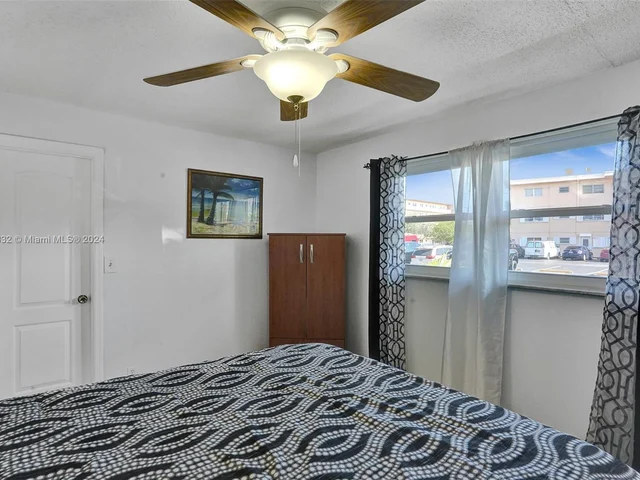 219 NE 14th Ave # 107, Hallandale Beach FL 33009