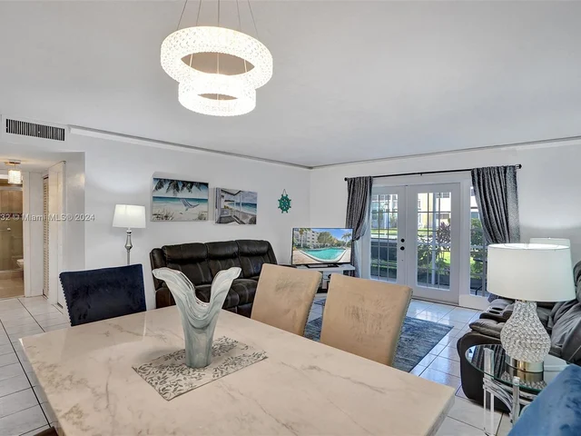 219 NE 14th Ave # 107, Hallandale Beach FL 33009