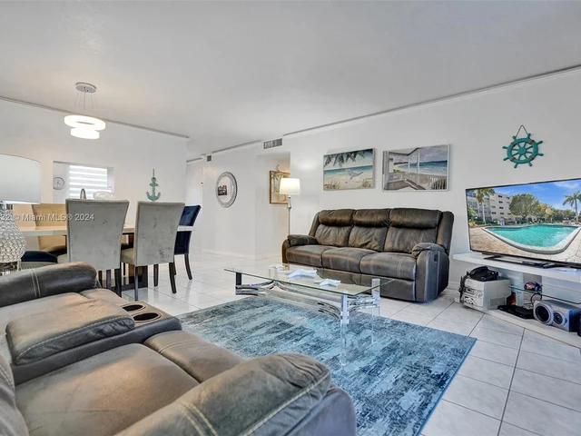 219 NE 14th Ave # 107, Hallandale Beach FL 33009