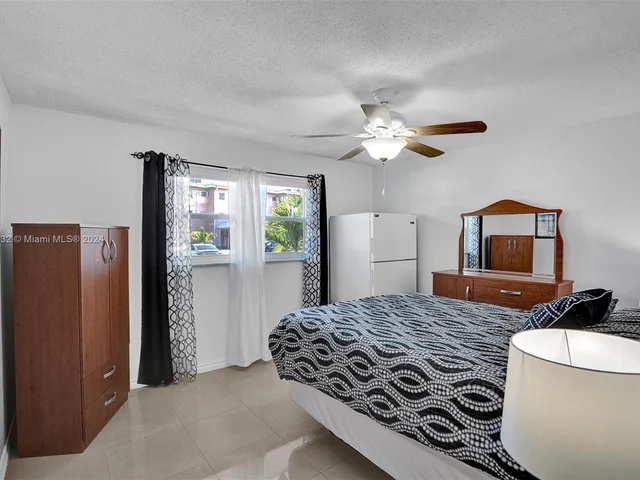 219 NE 14th Ave # 107, Hallandale Beach FL 33009