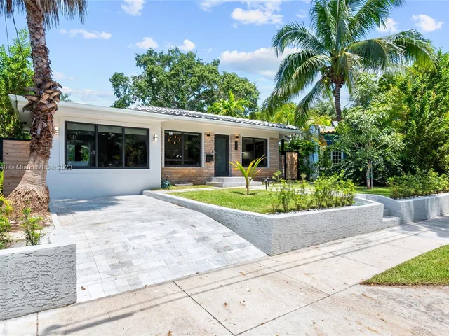 918 NW 10th Ct, Miami FL 33136