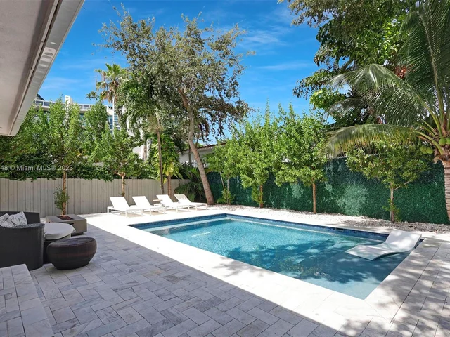 918 NW 10th Ct, Miami FL 33136