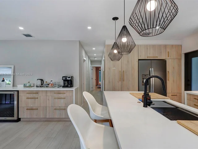 918 NW 10th Ct, Miami FL 33136